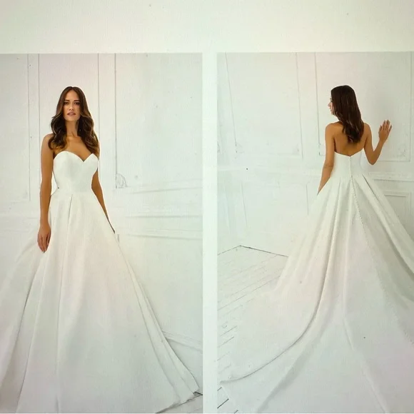Elegant White Strapless Gown